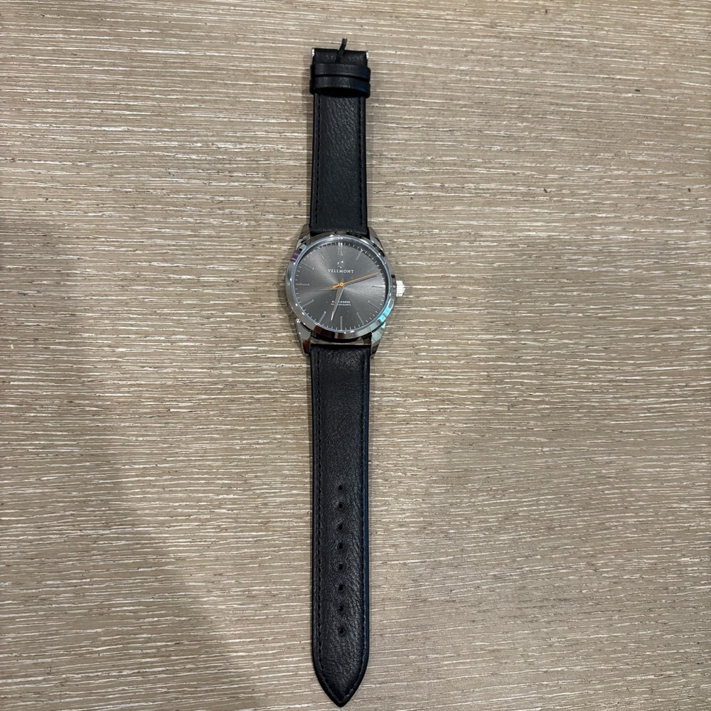 Vellmont Black and Silver Minimalist Watch with Leather Strap